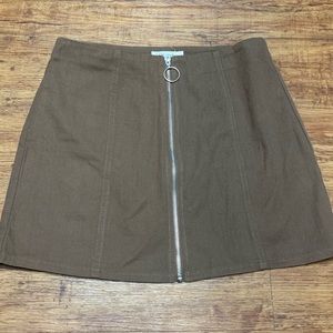 O-ring zip front mini skirt